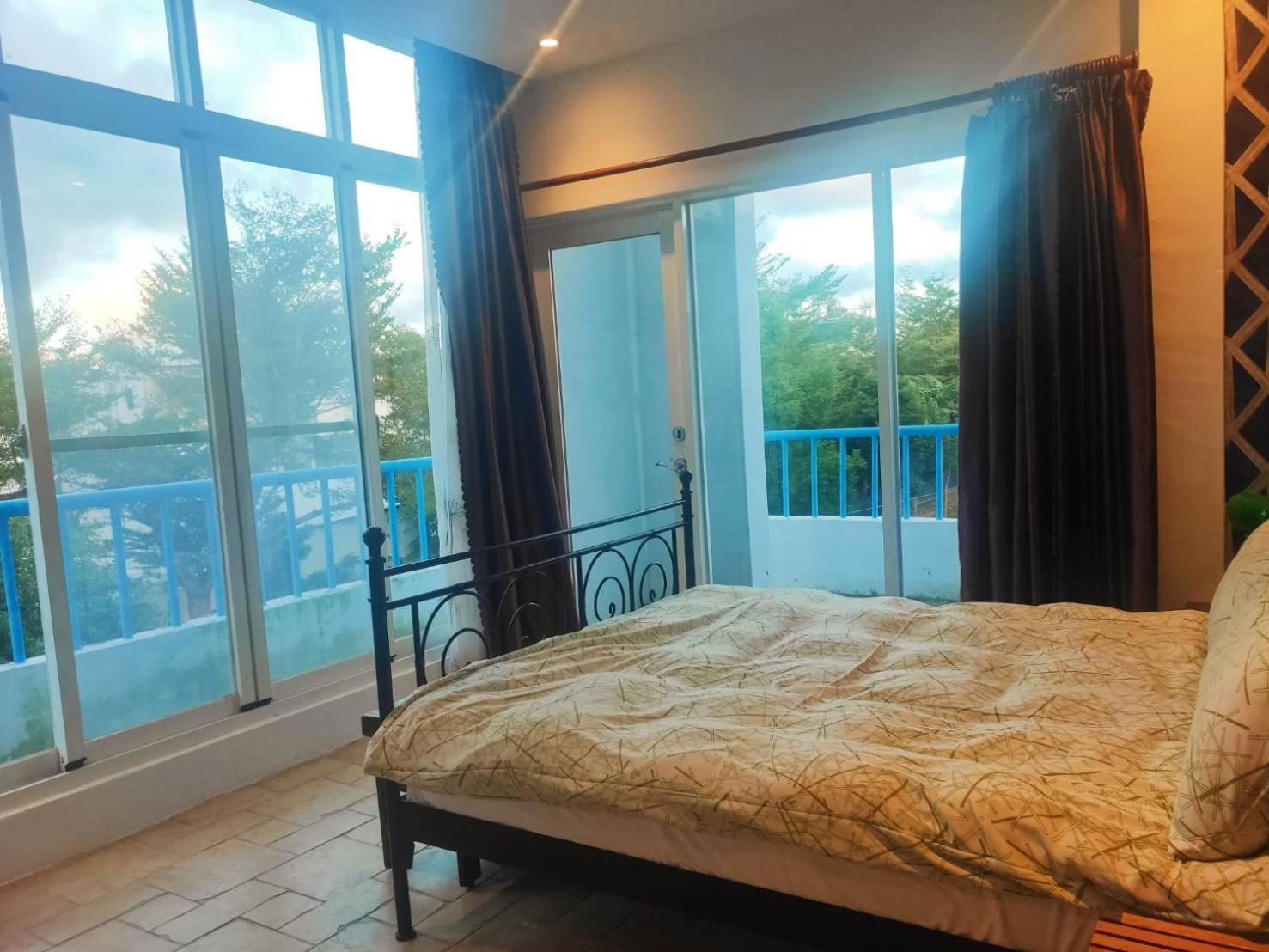 Oia Cafe B&B T'ai-tung Εξωτερικό φωτογραφία