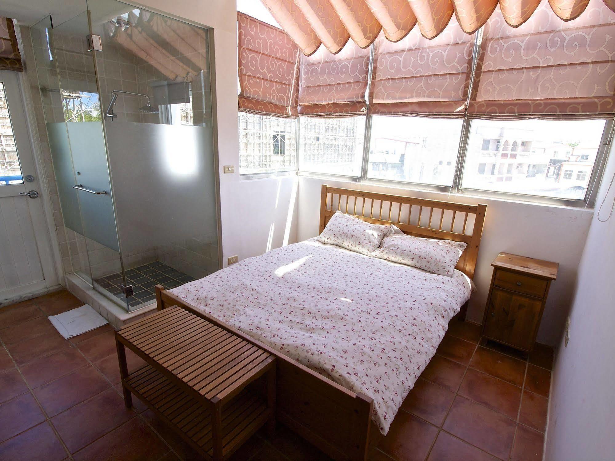 Oia Cafe B&B T'ai-tung Εξωτερικό φωτογραφία