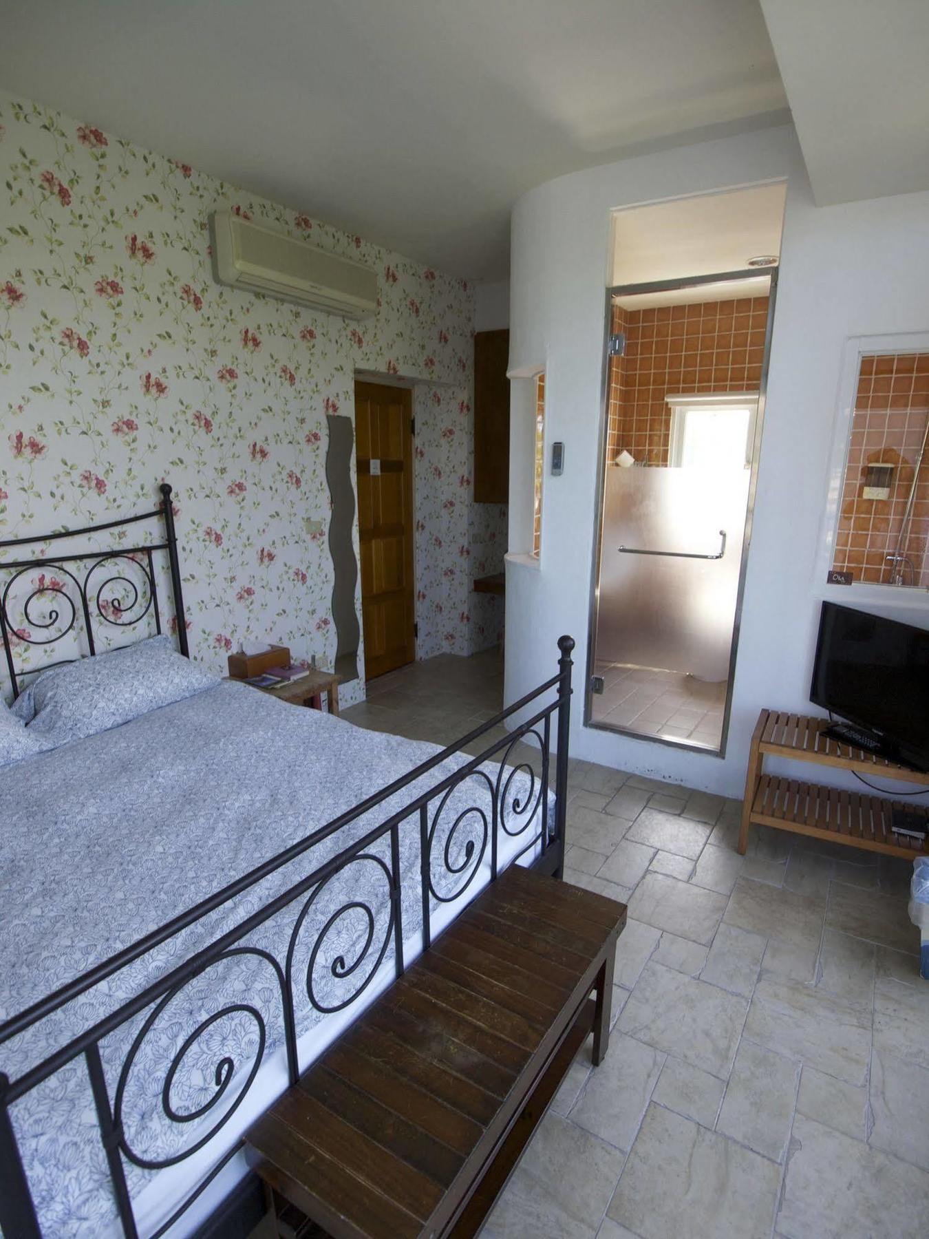 Oia Cafe B&B T'ai-tung Εξωτερικό φωτογραφία