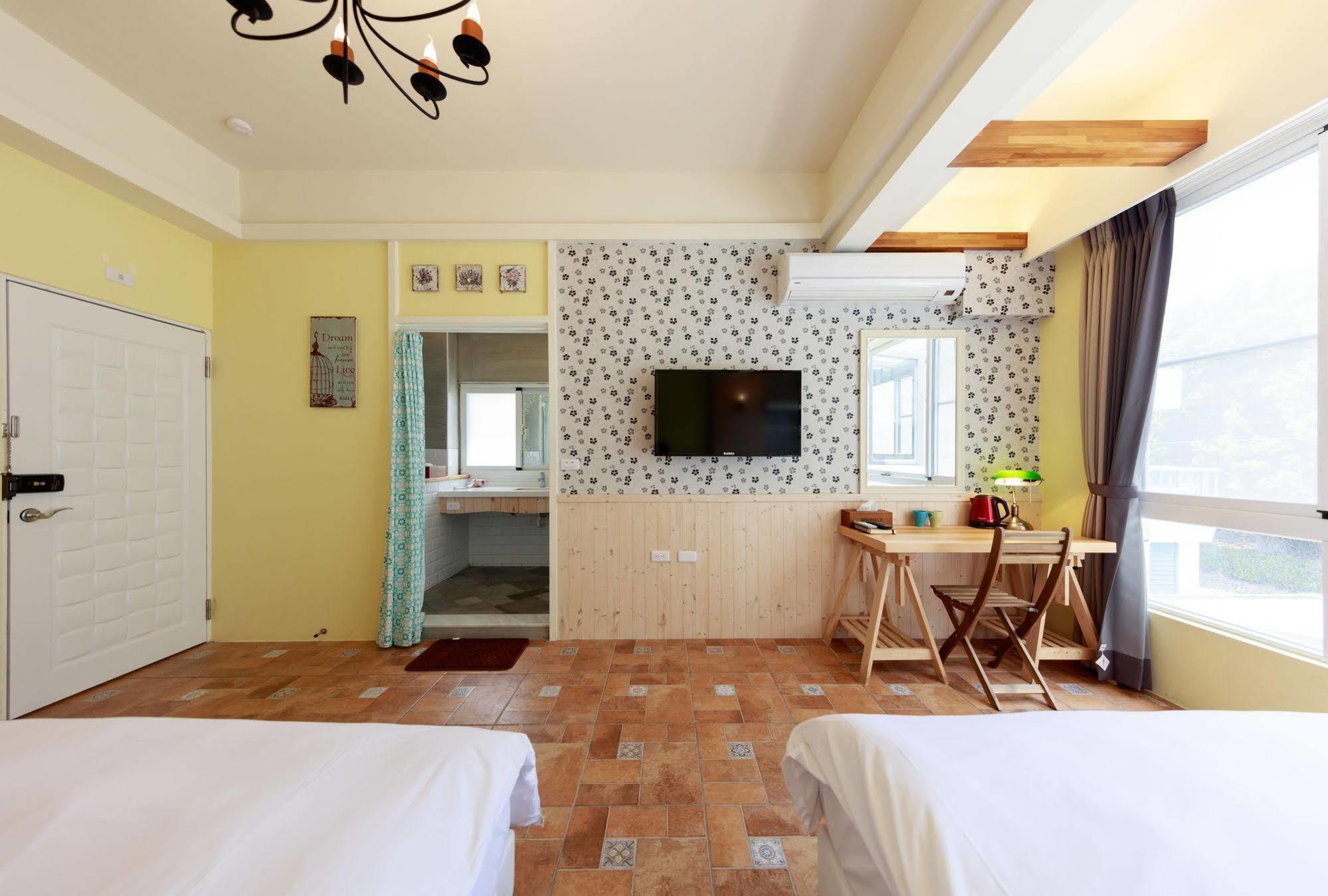 Oia Cafe B&B T'ai-tung Εξωτερικό φωτογραφία